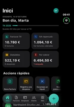 iPhone Duo plegat amb l’inici de Fakturia: facturat, IVA repercutit, despeses deduïbles i pendent de cobrament del trimestre.