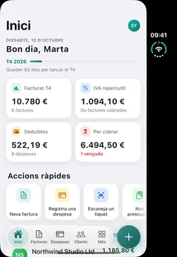 iPhone Duo plegat amb l’inici de Fakturia: facturat, IVA repercutit, despeses deduïbles i pendent de cobrament del trimestre.