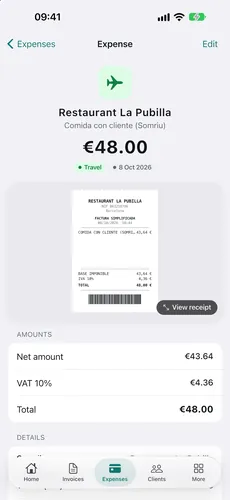 iPhone with an expense in Fakturia: a €48 restaurant receipt with its taxable base, 10% VAT and the total.