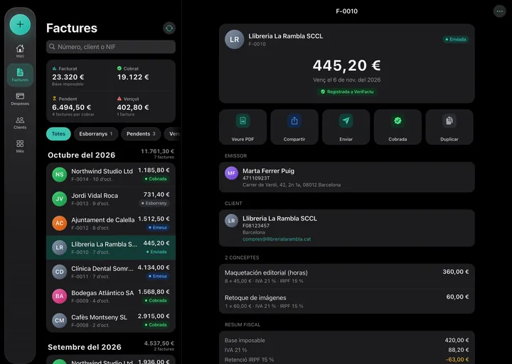 Finestra de Mac amb l’app de Fakturia: la llista de factures a l’esquerra i, a la dreta, la fitxa de la factura F-0010, registrada a VeriFactu.