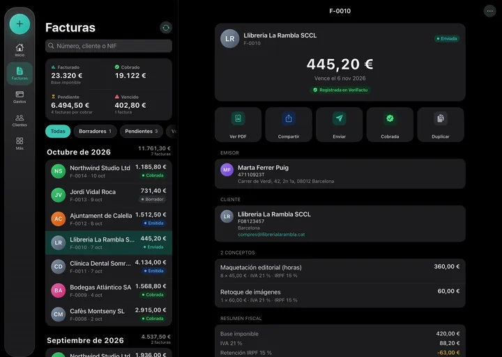 Ventana de Mac con la app de Fakturia: la lista de facturas a la izquierda y, a la derecha, la ficha de la factura F-0010, registrada en VeriFactu.